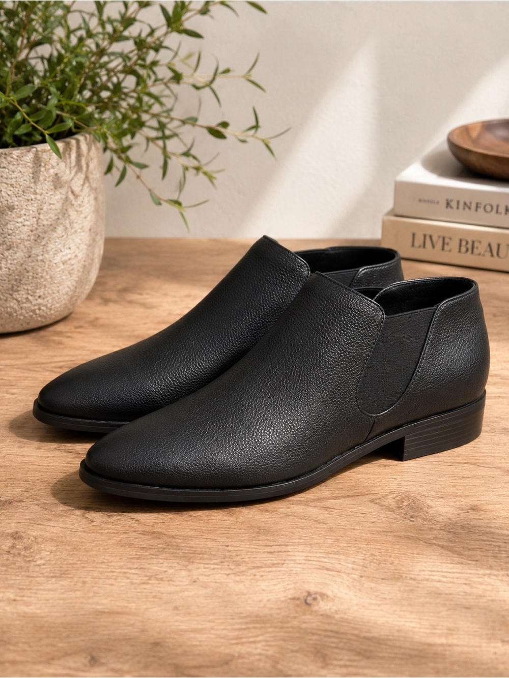 Kensie Black Chelsea Ankle Booties – Size 11

These sleek Kensie b